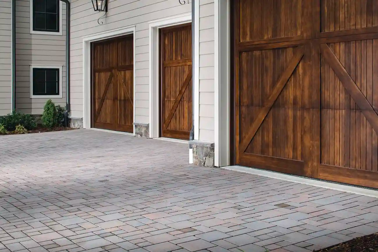 Patio furniture on top of a patio made with Papyrus Pavers