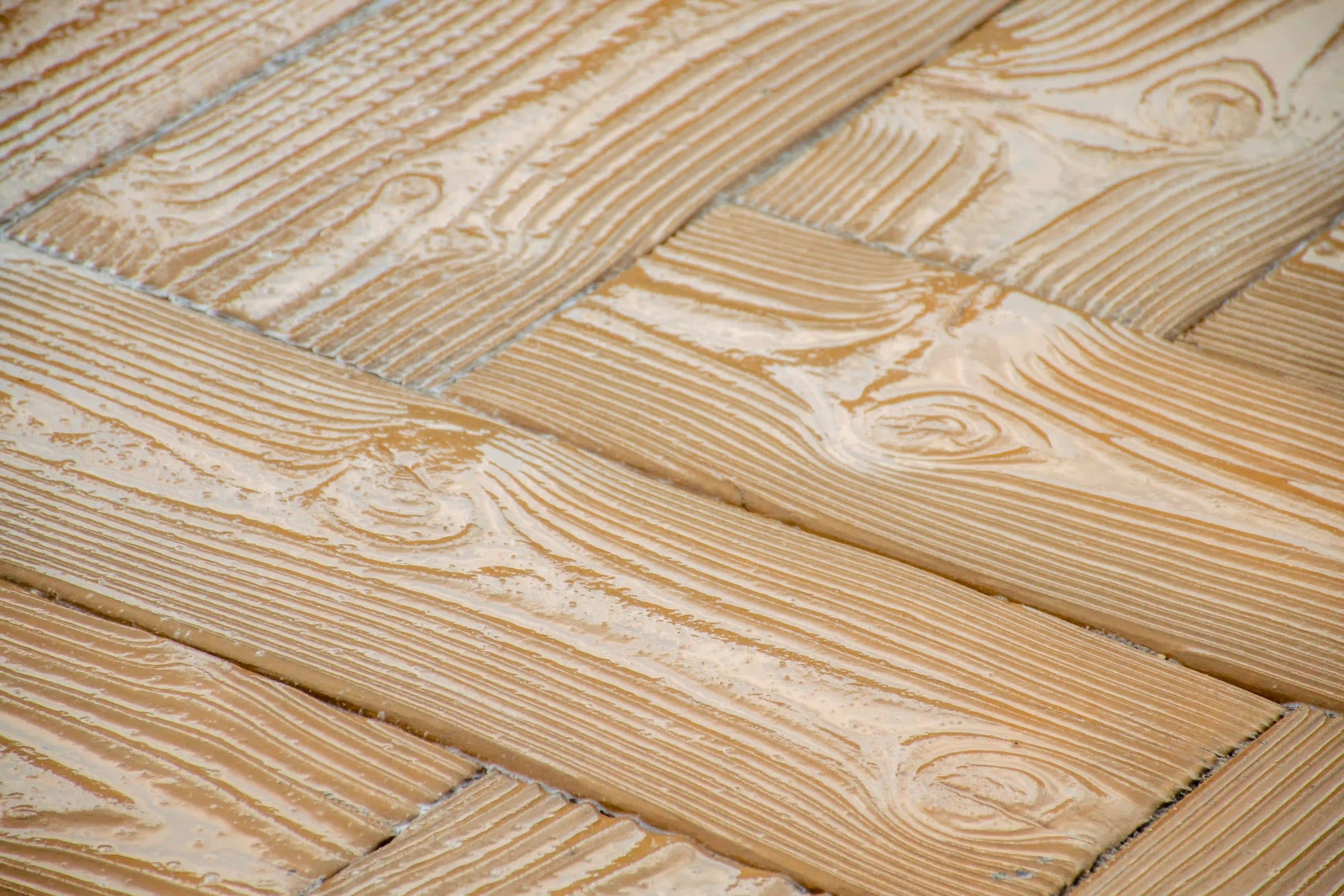 Walkway with a cobble paver design